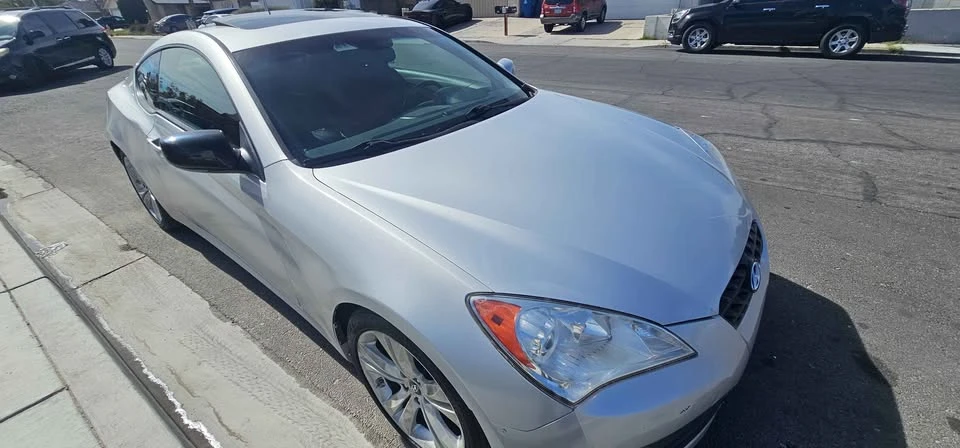 2011 Hyundai Genesis Coupe - Image 4 of 7