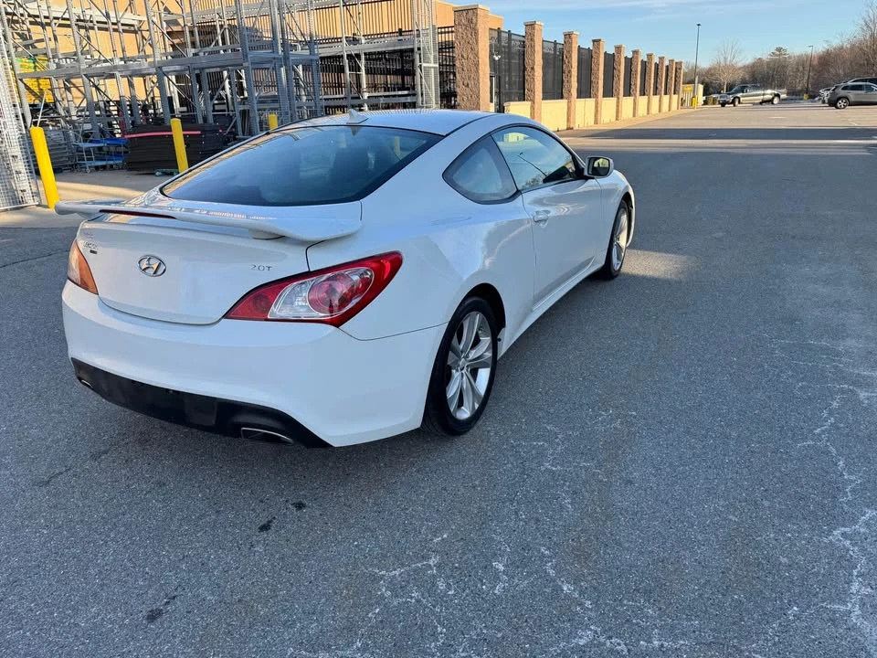 2011 Hyundai Genesis Coupe - Image 5 of 14