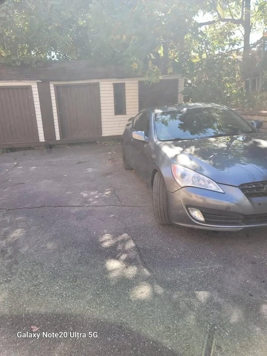 2011 Hyundai Genesis Coupe - Image 4 of 6