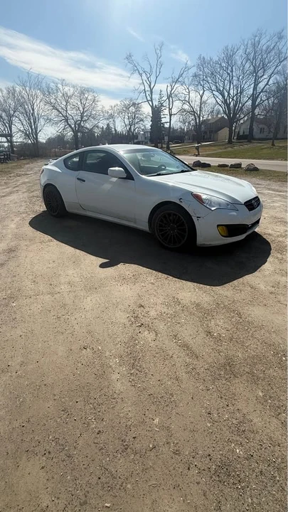 2011 Hyundai Genesis Coupe - Image 2 of 12