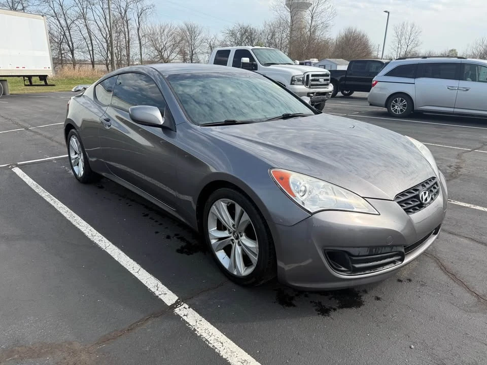 2011 Hyundai Genesis Coupe - Image 2 of 9