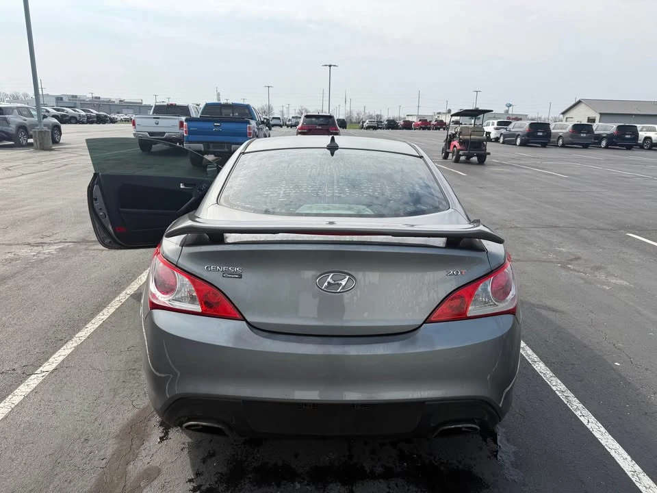 2011 Hyundai Genesis Coupe - Image 5 of 9