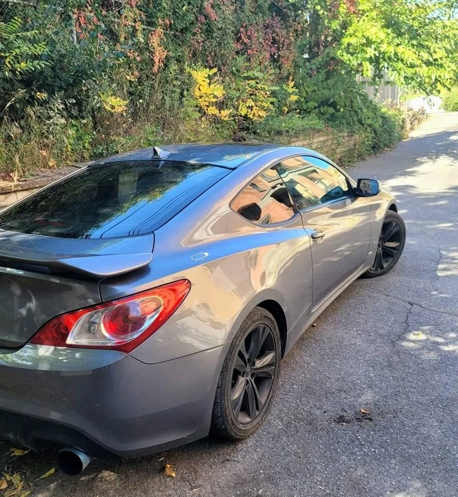 2011 Hyundai Genesis Coupe - Image 2 of 6