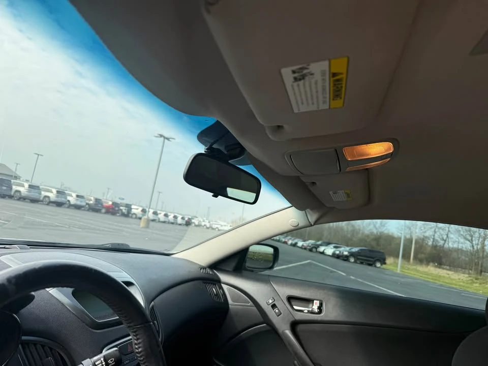 2011 Hyundai Genesis Coupe - Image 6 of 9