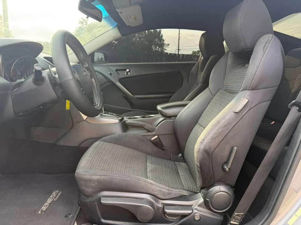 2011 Hyundai Genesis Coupe - Image 10 of 13