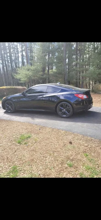 2011 Hyundai Genesis Coupe - Image 2 of 3