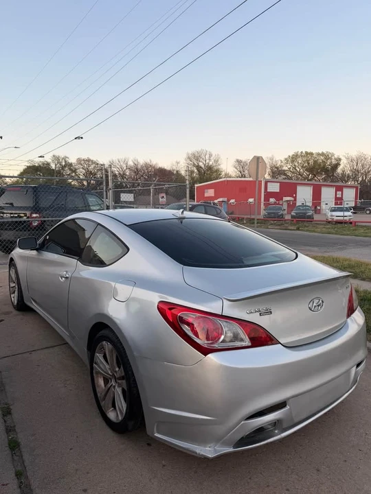 2011 Hyundai Genesis Coupe - Image 5 of 9