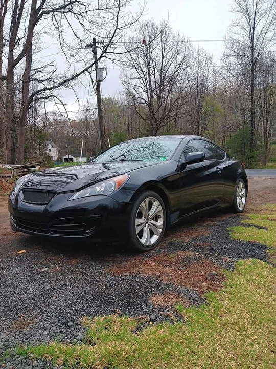 2011 Hyundai Genesis Coupe - Image 2 of 3
