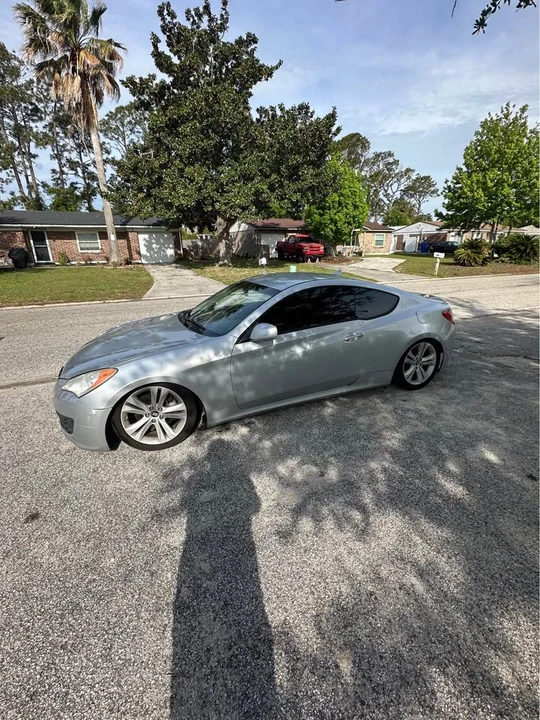 2011 Hyundai Genesis Coupe - Image 2 of 10