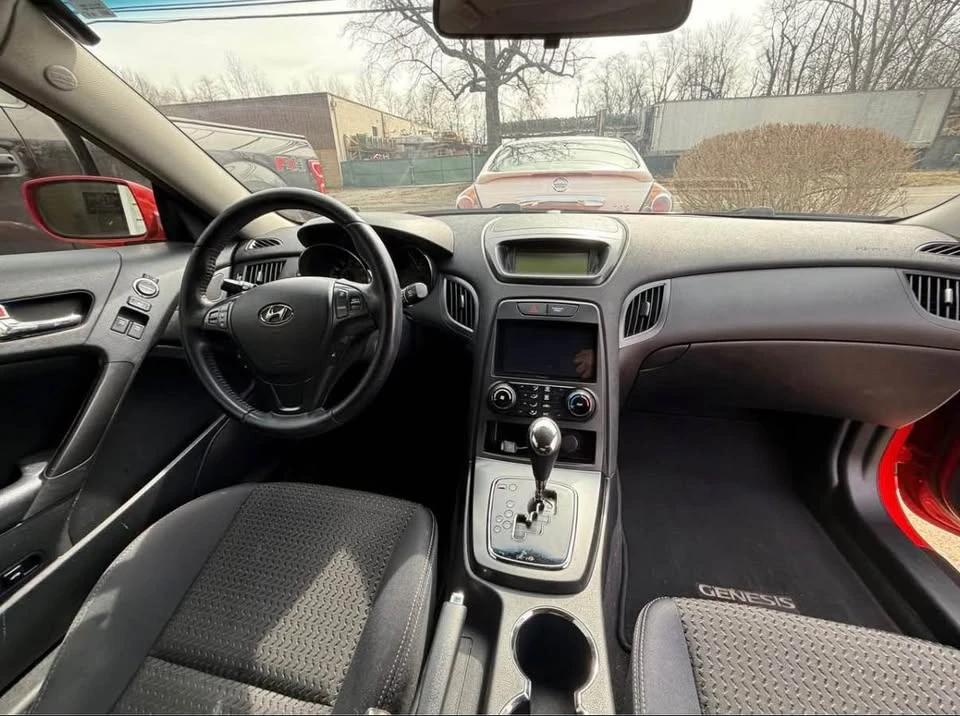 2011 Hyundai Genesis Coupe - Image 10 of 10