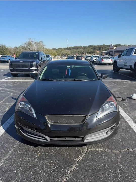 2011 Hyundai Genesis Coupe - Image 2 of 9