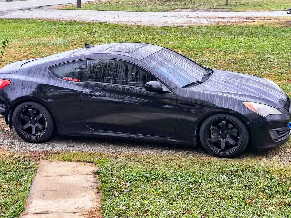 2011 Hyundai Genesis Coupe - Image 2 of 2