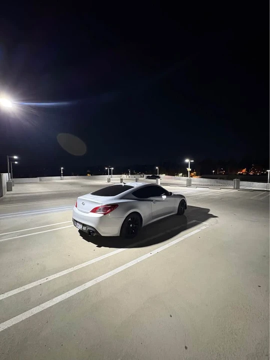 2011 Hyundai Genesis Coupe - Image 7 of 10