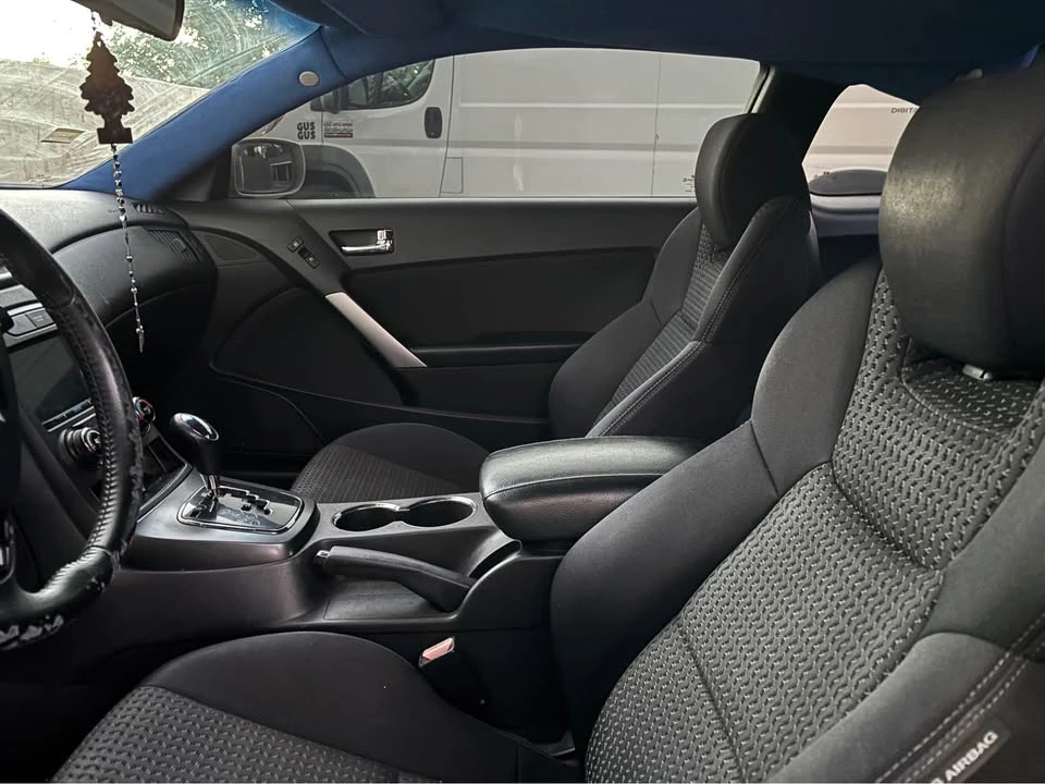 2011 Hyundai Genesis Coupe - Image 7 of 9