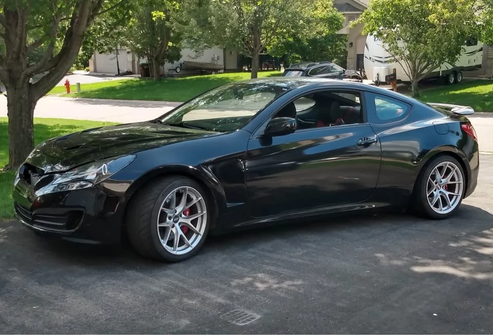 2011 Hyundai Genesis Coupe - Image 9 of 13