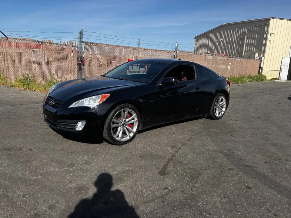 2011 Hyundai Genesis Coupe - Image 3 of 12