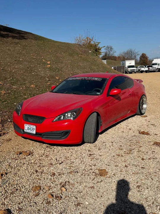 2011 Hyundai Genesis Coupe - Image 9 of 13