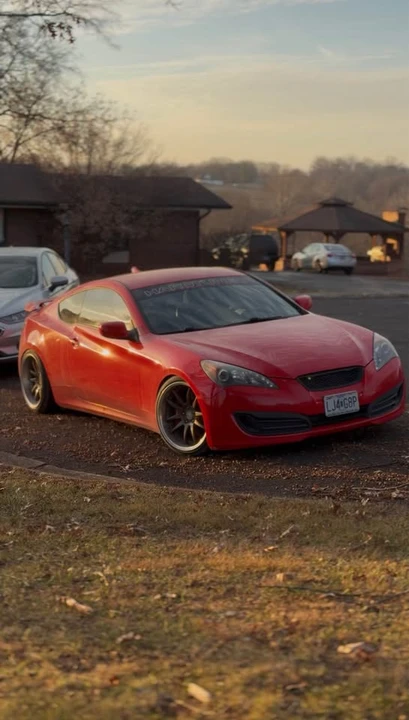 2011 Hyundai Genesis Coupe - Image 8 of 13
