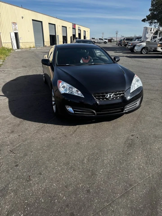 2011 Hyundai Genesis Coupe - Image 4 of 12