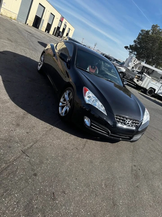 2011 Hyundai Genesis Coupe - Image 2 of 12