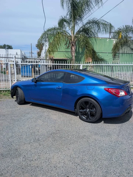 2011 Hyundai Genesis Coupe - Image 11 of 16