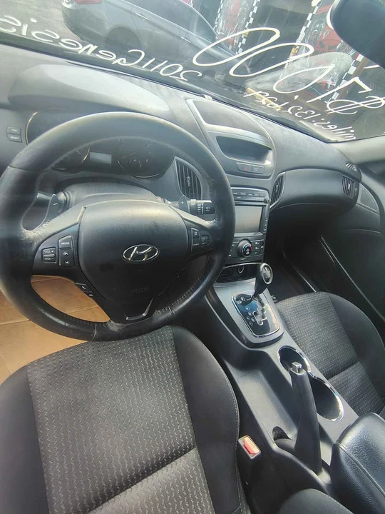 2011 Hyundai Genesis Coupe - Image 13 of 17