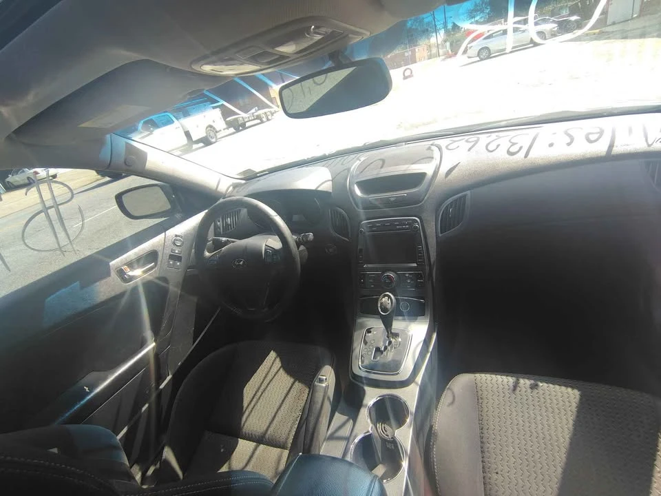 2011 Hyundai Genesis Coupe - Image 8 of 17