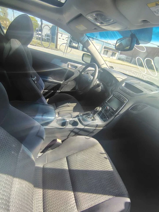 2011 Hyundai Genesis Coupe - Image 6 of 17