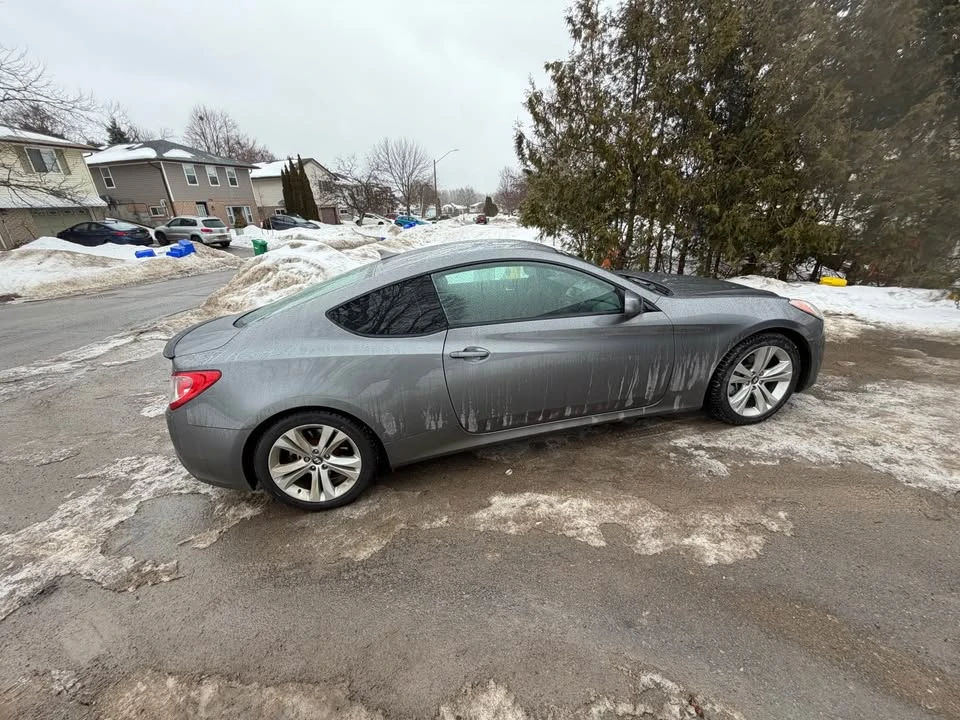 2011 Hyundai Genesis Coupe - Image 4 of 5