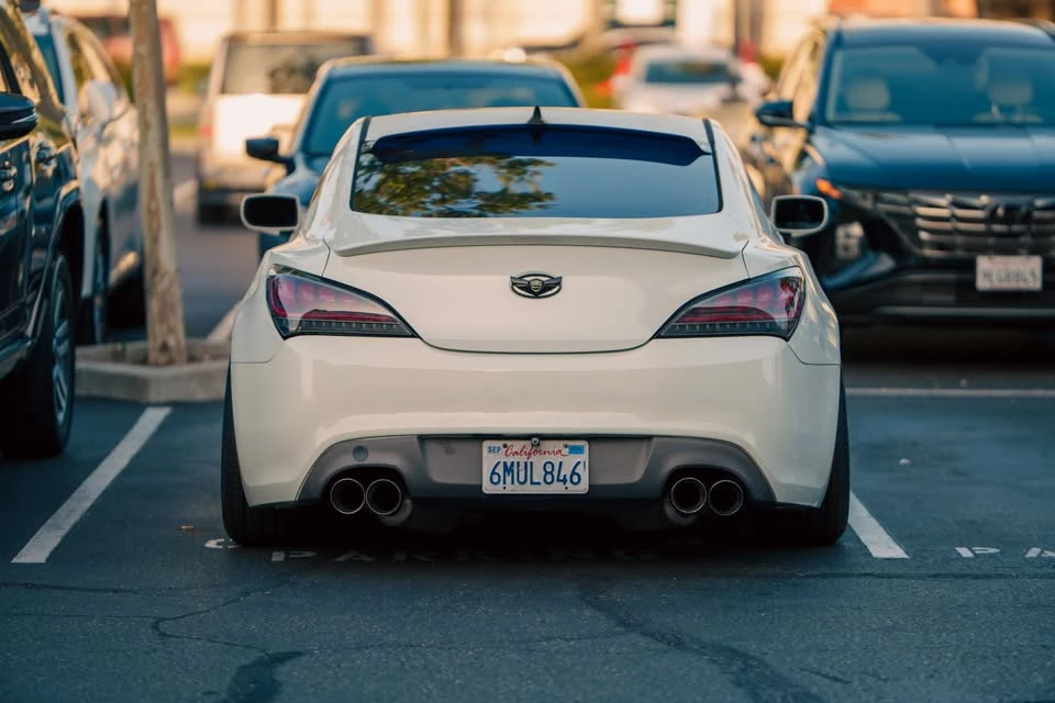 2011 Hyundai Genesis Coupe - Image 3 of 8