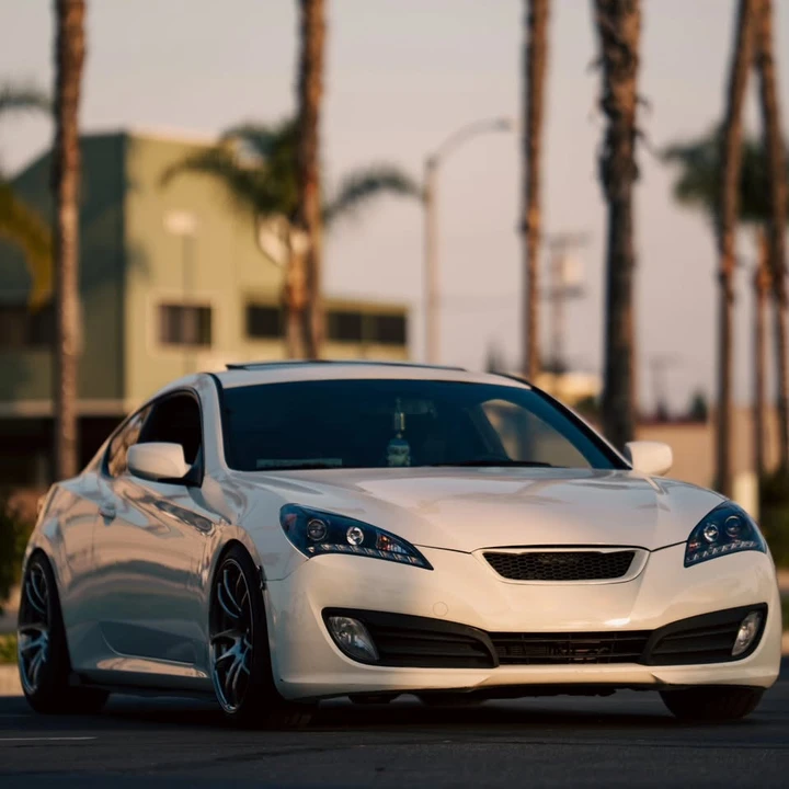2011 Hyundai Genesis Coupe - Image 5 of 8