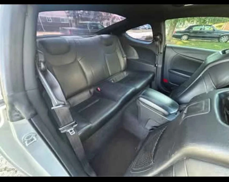 2011 Hyundai Genesis Coupe - Image 12 of 14