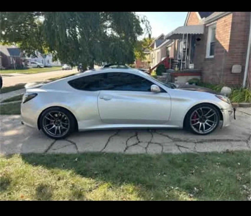 2011 Hyundai Genesis Coupe - Image 2 of 14