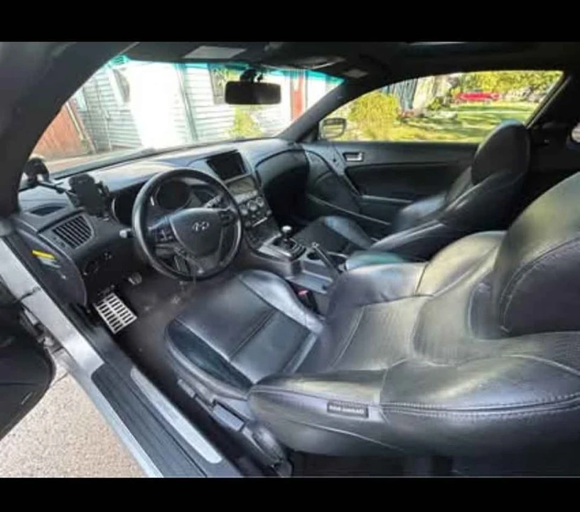 2011 Hyundai Genesis Coupe - Image 7 of 14