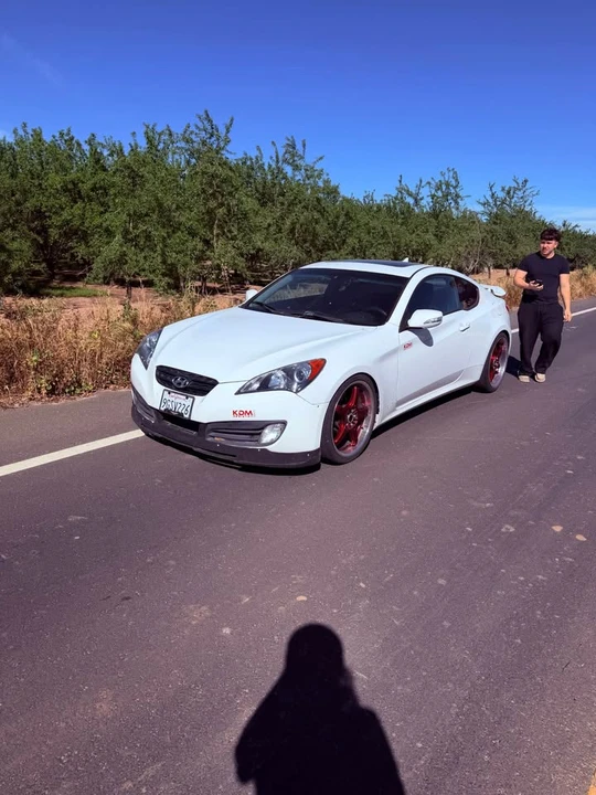 2011 Hyundai Genesis Coupe - Image 2 of 3