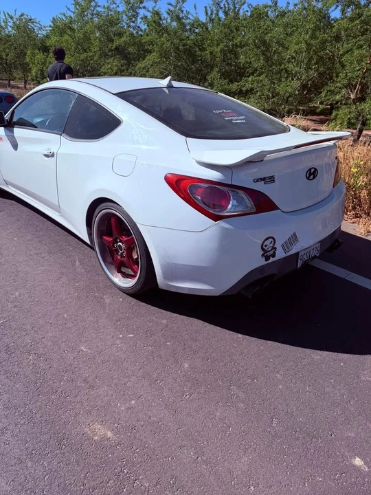 2011 Hyundai Genesis Coupe - Image 3 of 3