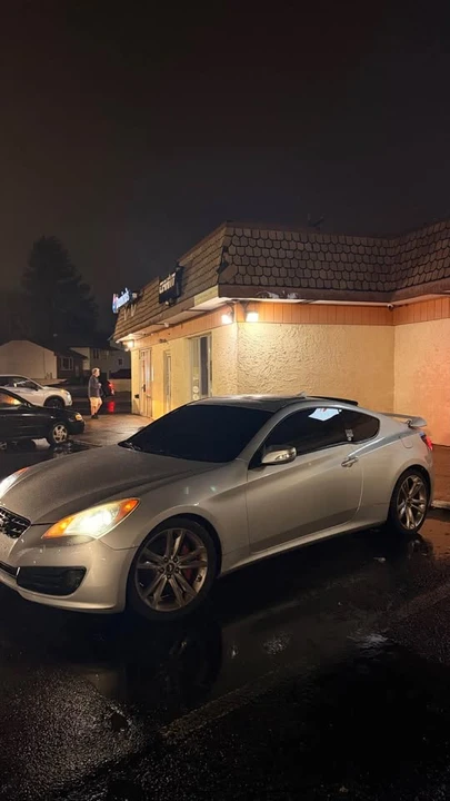 2011 Hyundai Genesis Coupe - Image 2 of 5