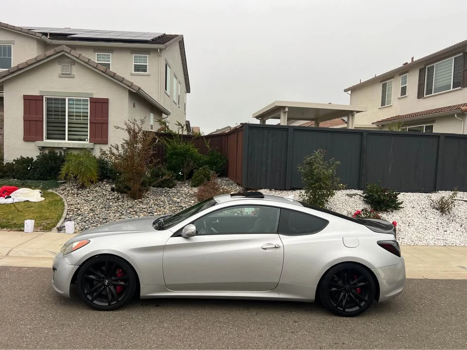 2011 Hyundai Genesis Coupe - Image 2 of 14