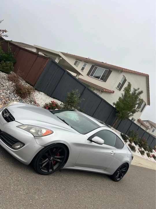 2011 Hyundai Genesis Coupe - Image 3 of 14