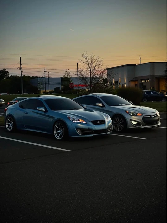 2011 Hyundai Genesis Coupe - Image 5 of 12