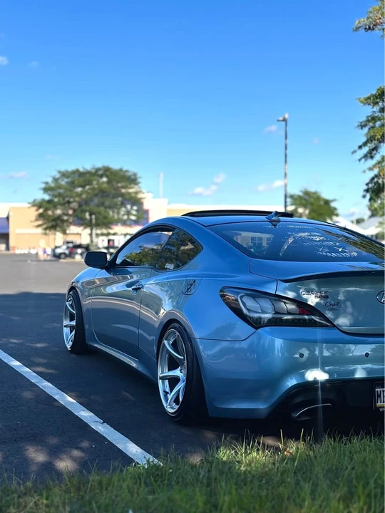 2011 Hyundai Genesis Coupe - Image 8 of 12