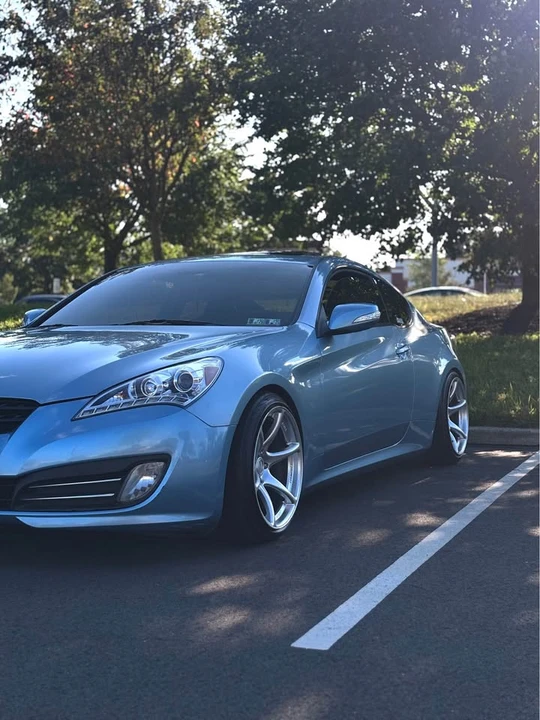 2011 Hyundai Genesis Coupe - Image 6 of 12