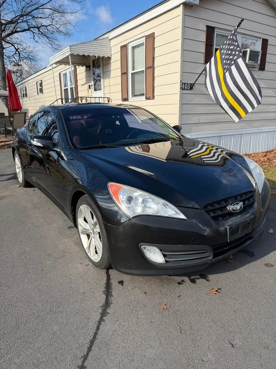 2011 Hyundai Genesis Coupe - Image 2 of 4