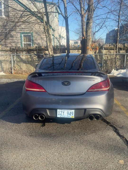 2011 Hyundai Genesis Coupe - Image 2 of 11