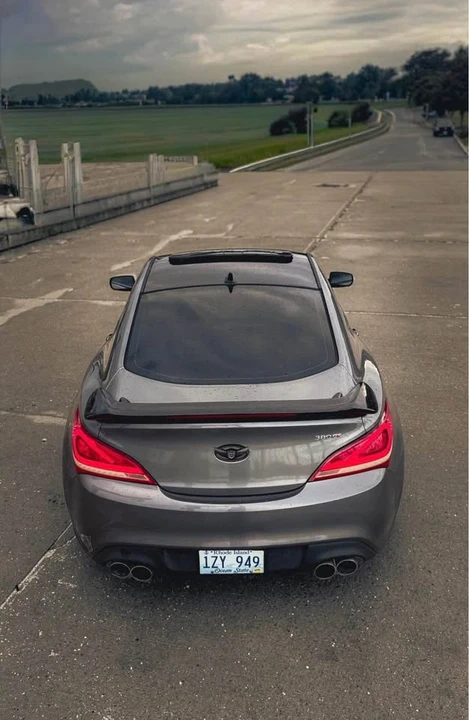 2011 Hyundai Genesis Coupe - Image 9 of 11