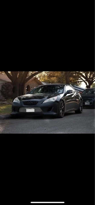 2011 Hyundai Genesis Coupe - Image 4 of 8