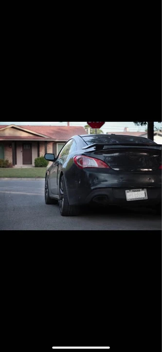 2011 Hyundai Genesis Coupe - Image 2 of 8