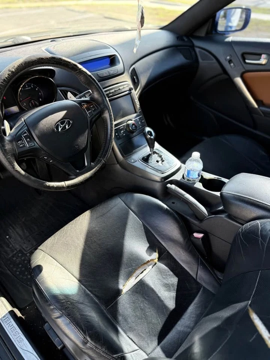 2011 Hyundai Genesis Coupe - Image 5 of 13
