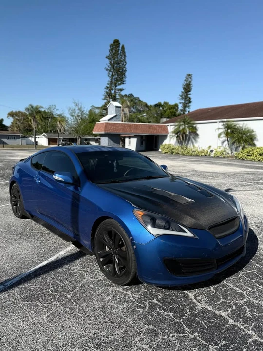 2011 Hyundai Genesis Coupe - Image 2 of 13