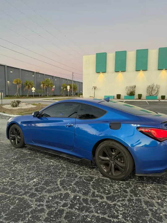 2011 Hyundai Genesis Coupe - Image 12 of 13